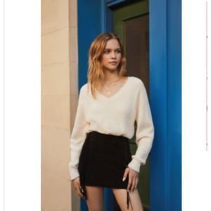 UO Cozy Chenille V-Neck Sweater